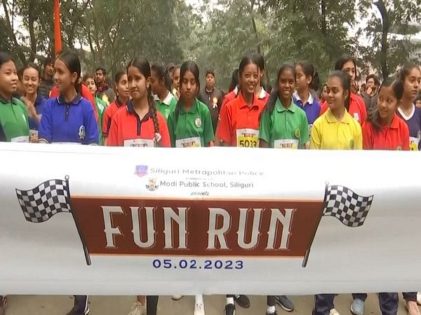 Actor Darsheel Safary flags off school children's Fun Run Marathon in Siliguri