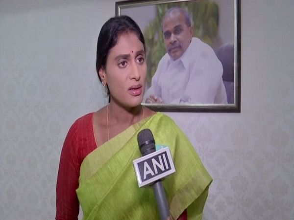 YS Sharmila slams KCR, claiming 8,000 farmers committed suicide in Telangana in 8 years