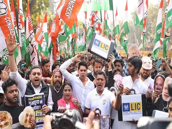 Congress stages nationwide protest against central govt over Adani row