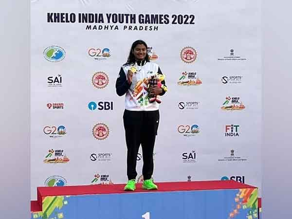 KIYG Day-10: Maharashtra swimmer Apeksha sets new meet record