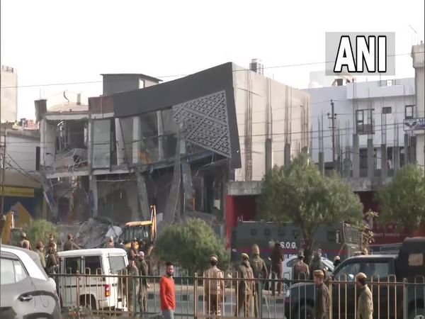 Demolition drive held in market area of Bathindi in Jammu