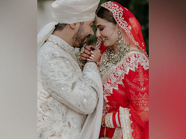 Shivaleeka Oberoi, Abhishek Pathak exude charm in new wedding pictures –  ThePrint – ANIFeed