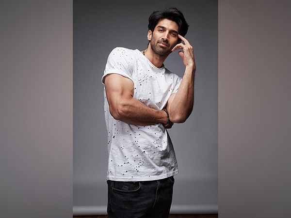 Aditya Roy Kapoor looks smoking hot, see pics – ThePrint – ANIFeed