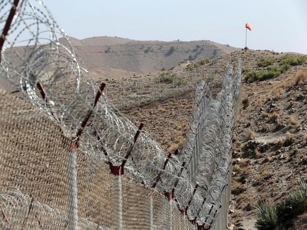 Pakistan's military forces torture, harass Afghans travelling through Spin Boldak-Chaman gate