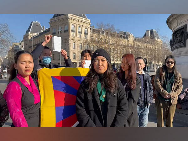 France: Students for Free Tibet mark 110th anniversary of proclamation of Tibetan Independence Day