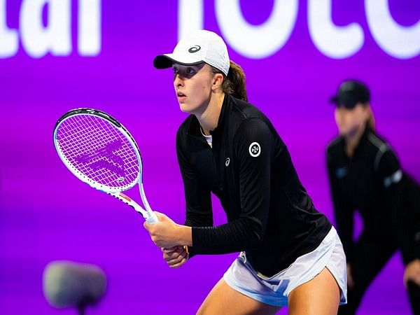 Dubai Tennis Championships: Iga Swiatek, Aryna Sabalenka lead