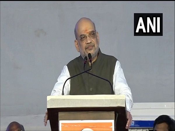 Uddhav Thackeray fell at Sharad Pawar's feet for Chief Minister's post: Amit Shah in Maharashtra