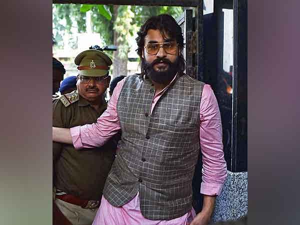 Uttar Pradesh: Police arrest SP leader for helping Abbas Ansari, wife in prison