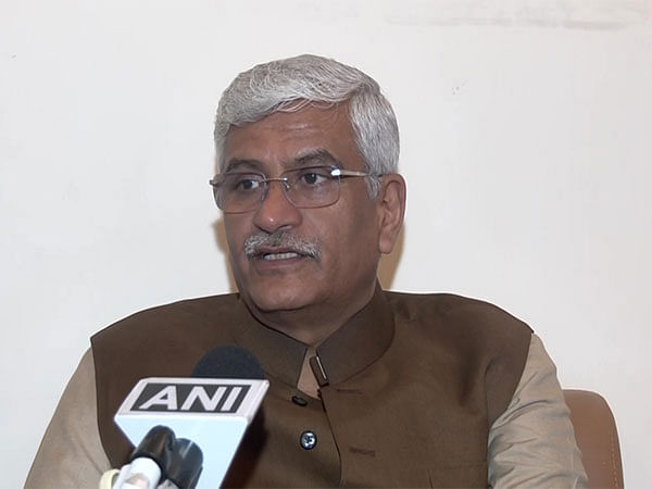 Gajendra Singh Shekhawat comes down heavily on Gehlot for criticising raids by central agencies