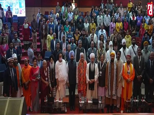 Leaders of Muslim bodies praise PM Modi for minority welfare initiatives 
