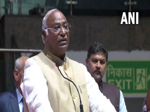 'Big industrialists' always on agenda of BJP, RSS; not 'labourers': Mallikarjun Kharge