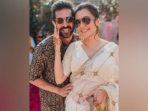 Mini Mathur shares wedding pictures with Kabir Khan on their 25th anniversary