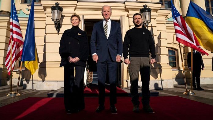 US President Joe Biden poses with Ukrainian President Volodymyr Zelenskyi and Olena Zelenska at Mariinsky Palace on an unannounced visit, in Kyiv, Ukraine, 20 February 2023 | Evan Vucci/Pool via Reuters