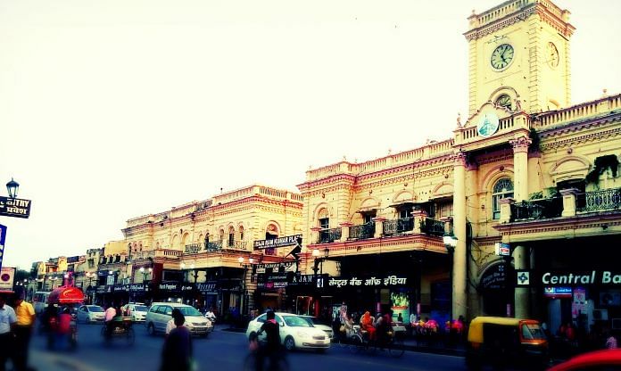 Hazratganj Market in Lucknow | Wikimedia Commons