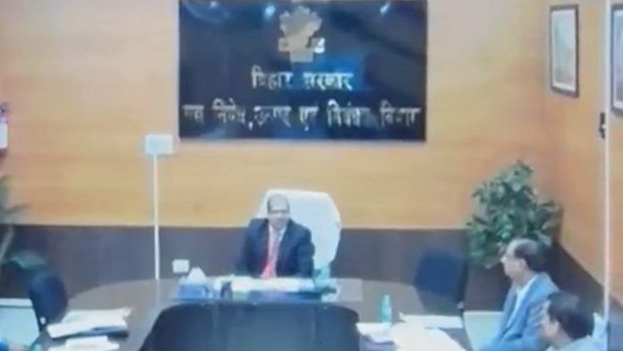 Still from the viral video in which senior IAS officer K.K. Pathak goes all out against a deputy collector | Twitter | @NikhilAnandBJP