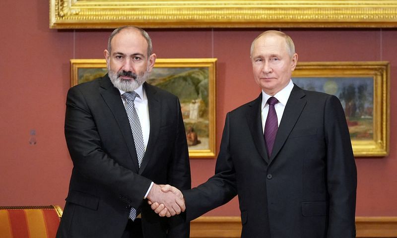 Russia's Putin Discusses Karabakh Crisis With Armenian PM -agencies ...