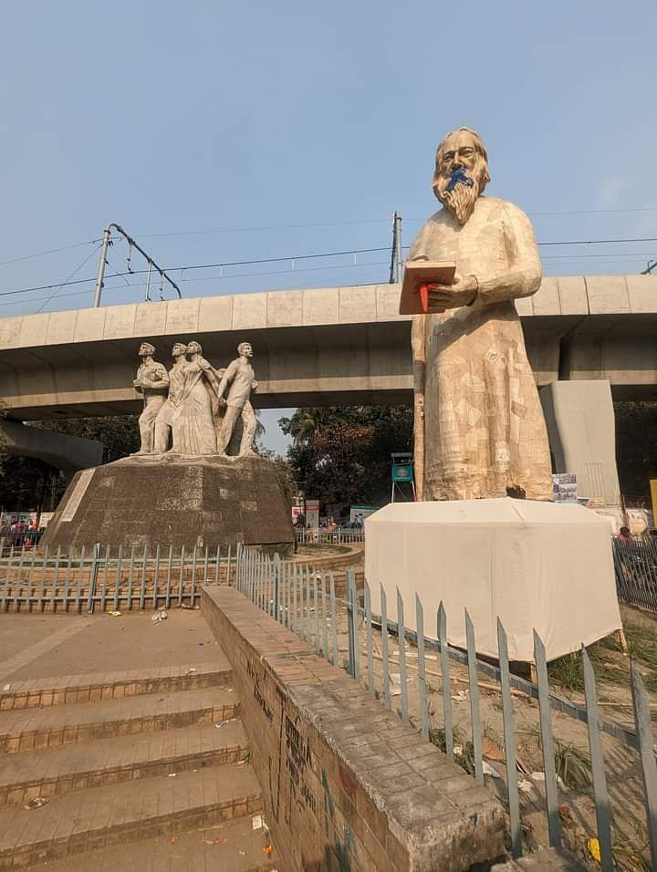 Tagore statue on Dhaka University campus before it went missing | By special arrangement 