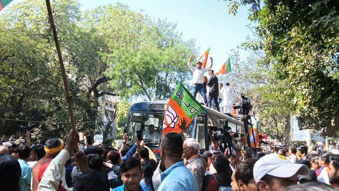 Delhi BJP workers hold protest near AAP headquarters in New Delhi Thursday | Shyam Nandan Upadhyay | ThePrint