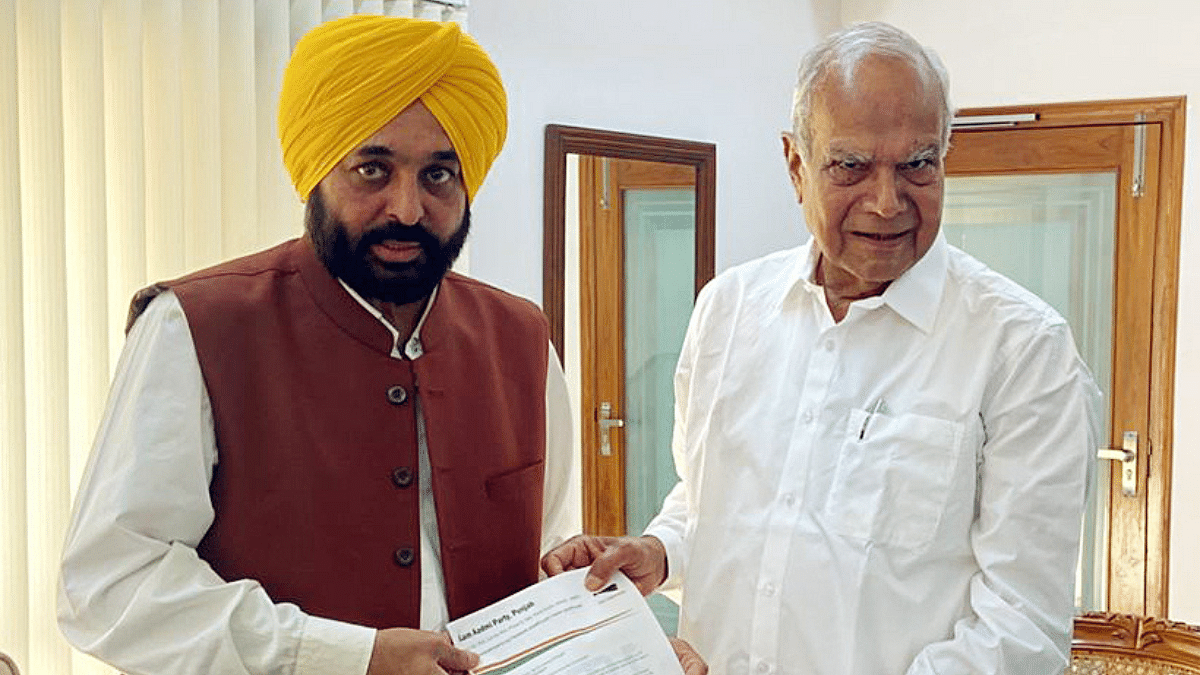 Punjab CM Vs Governor Row: Purohit Refuses To Summon Budget Session ...