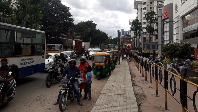Hosur road in Bengaluru | Wikimedia commons