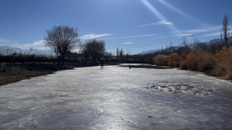 Pangong Tso will be the highest frozen lake marathon. Aim is Guinness, climate consciousness