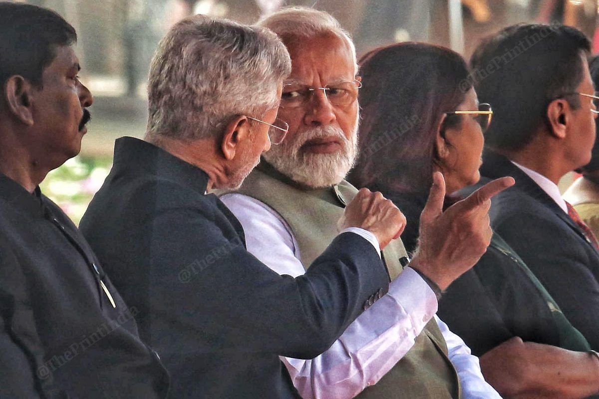 PM Modi and EAM S. Jaishankar discuss | Photo: Praveen Jain | ThePrint