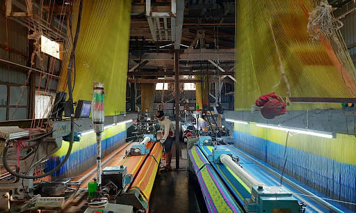 Electric power looms threaten to put handloom weavers out of business