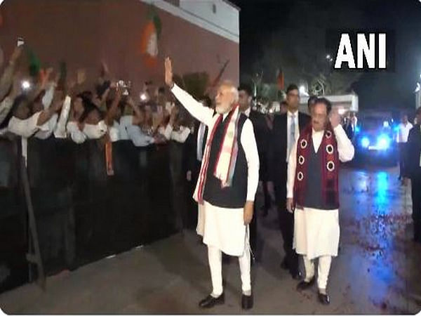 PM Modi receives warm welcome at BJP headquarters after Assembly polls results