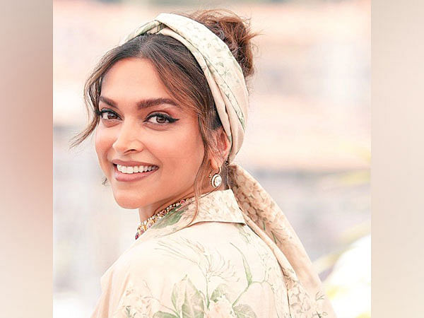 Deepika To Present Oscars Actress Deepika Padukone To Present