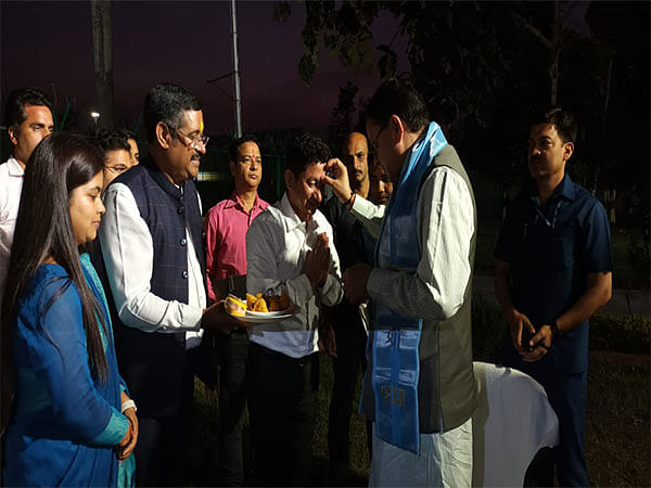 Uttarakhand CM celebrates Holi in Dhami Khatima