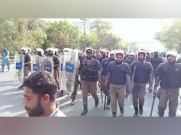 Pakistan Police arrive at Imran Khan's Lahore residence to arrest him