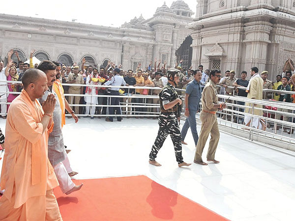 Yogi becomes first UP CM to visit Kashi Vishwanath temple 100 times 