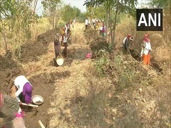 Mixed payment mode for MGNREGS wages to continue till March 31
