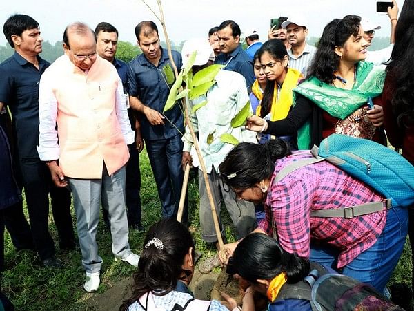 Delhi LG launches plantation drive for restoration of Yamuna floodplains