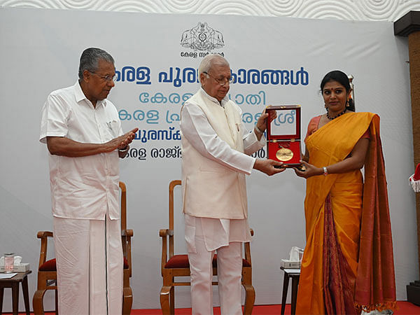 Kerala Governor presents maiden 'Kerala Puraskarngal' awards, M T Vasudevan Nair awarded state's highest civilian honour