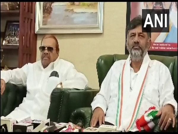 Karnataka: Former BJP minister Baburao Chinchansur joins Congress 