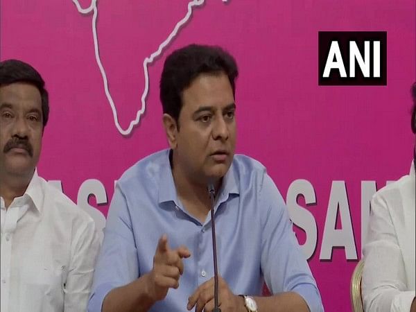 KTR issues legal notices to Revanth Reddy, Bandi Sanjay over TSPSC issue