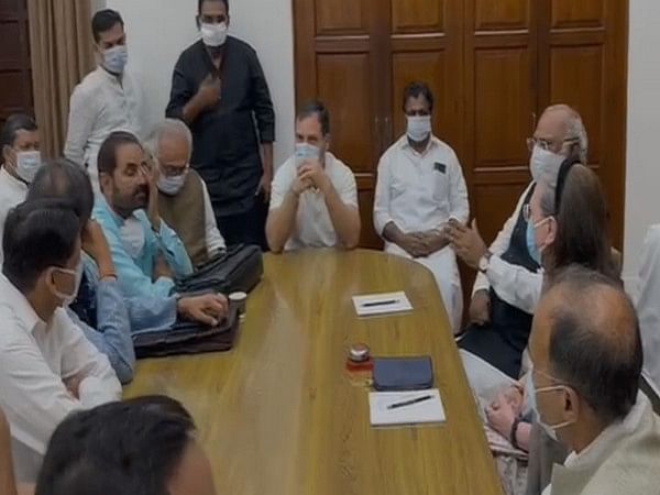 Budget session: Rahul Gandhi attends meeting of Congress MPs