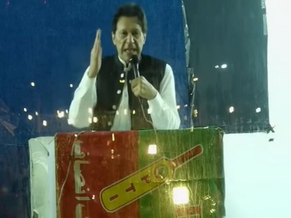 Imran Khan presents roadmap to resolve Pakistan's economic crisis