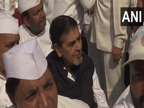 Anti-Sikh riots accused Jagdish Tytler joins Congress protest against Rahul Gandhi's disqualification