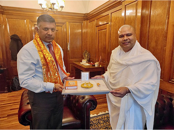 Ram Govind Das meets the Indian Ambassador in London