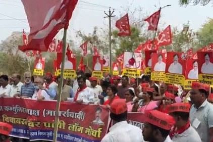 Maharashtra farmers march towards Mumbai from Nashik on 14 March 2023