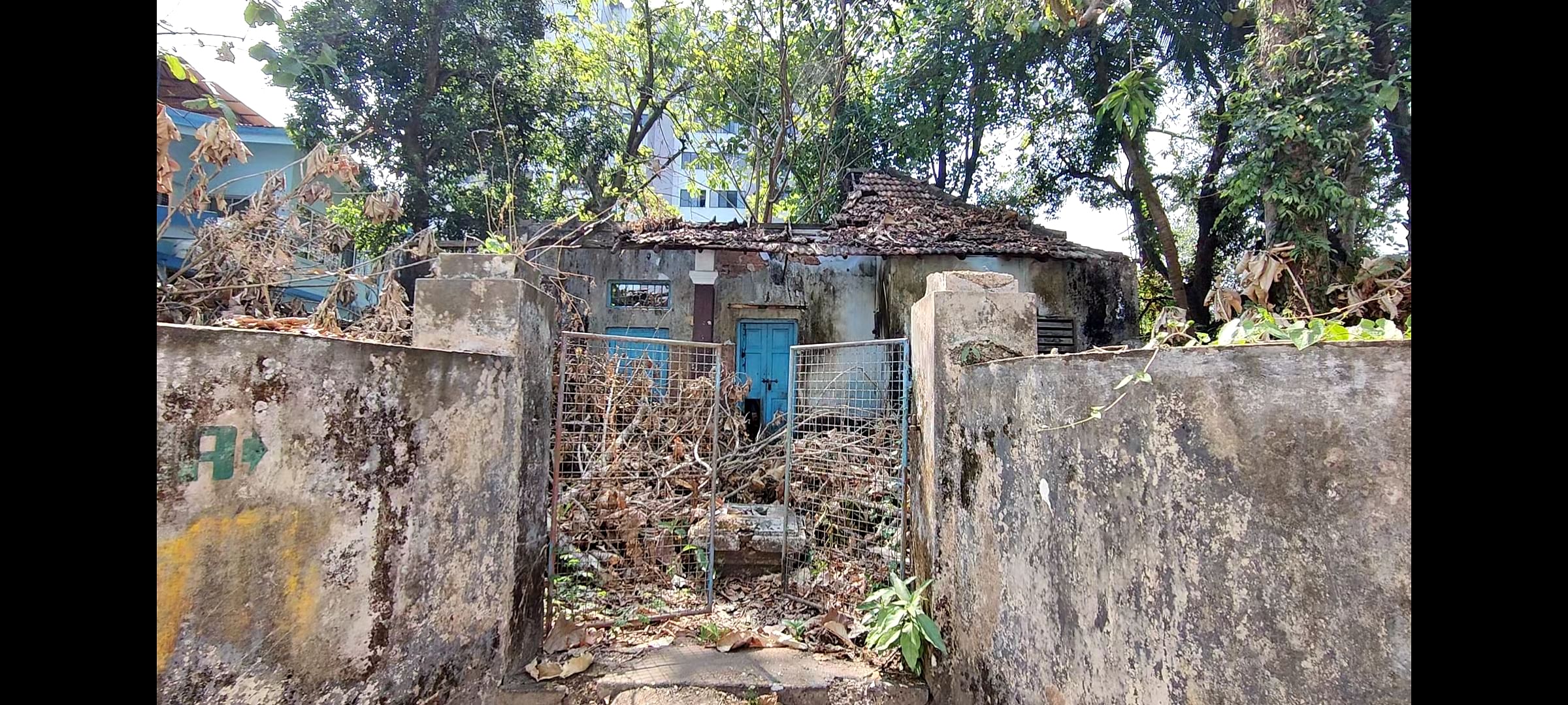 An abandoned, broken down house in a larger family property in Thrippunithira | Vandana Menon, ThePrint