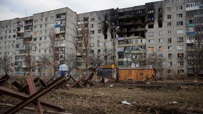 A general view shows an empty street and buildings damaged by a Russian military strike, as Russia's attack on Ukraine continues, in the front line city of Bakhmut, Ukraine March 3, 2023. REUTERS/Oleksandr Ratushniak