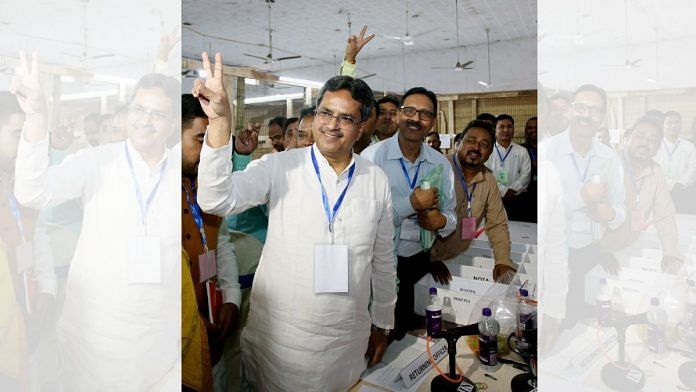 Tripura Chief Minister Manik Saha shows a victory sign after winning in the Tripura Assembly Elections from Town Bardowali constituency, in West Tripura on 2 March, 2023 | ANI