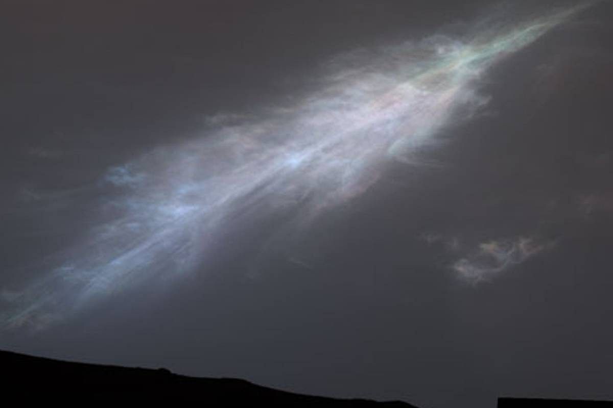 Image of feature-shaped iridescent cloud captured by Curiosity | Photo: Courtesy NASA/JPL-Caltech/MSSS