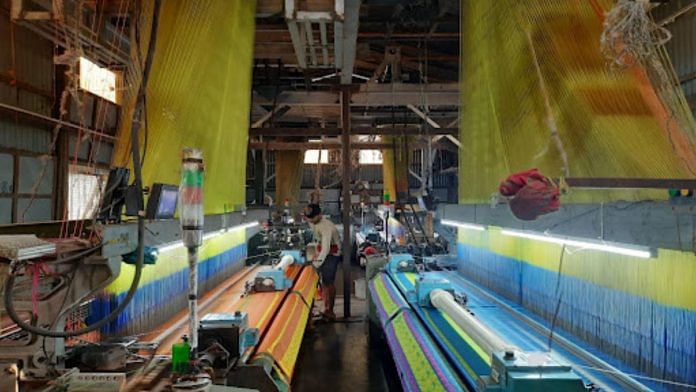 Electric power looms threaten to put handloom weavers out of business | Special arrangement