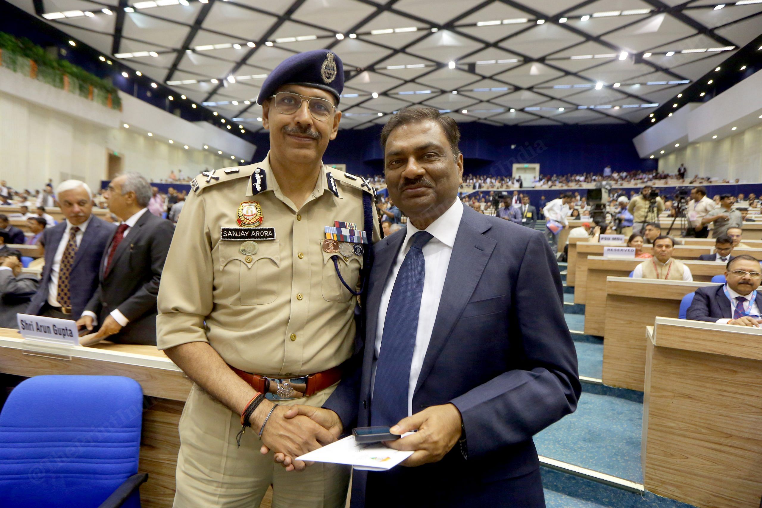 Delhi Police Commissioner Sanjay Arora (L) with Haryana DGP P.K. Agrawal (R) at Vigyan Bhawan | Praveen Jain | ThePrint