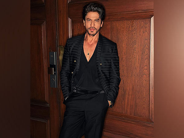 Shah Rukh Khan looks dapper in black suit for Ambani event, fan says 