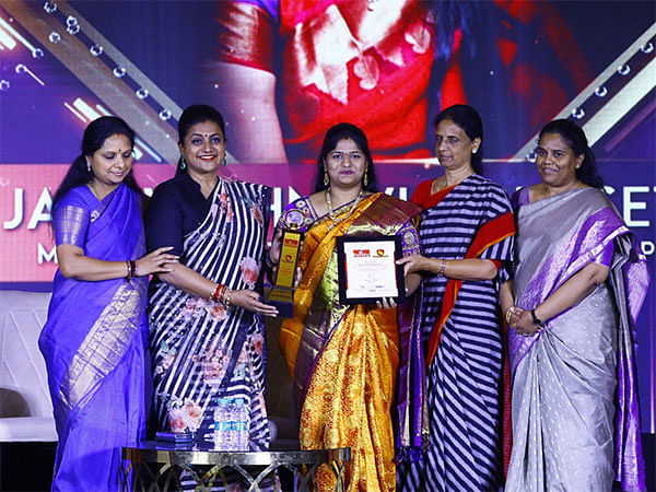 KBK Group Managing Director Jaya Vyshnavi Koppisetty honored with HMTV Nari Puraskar 2023